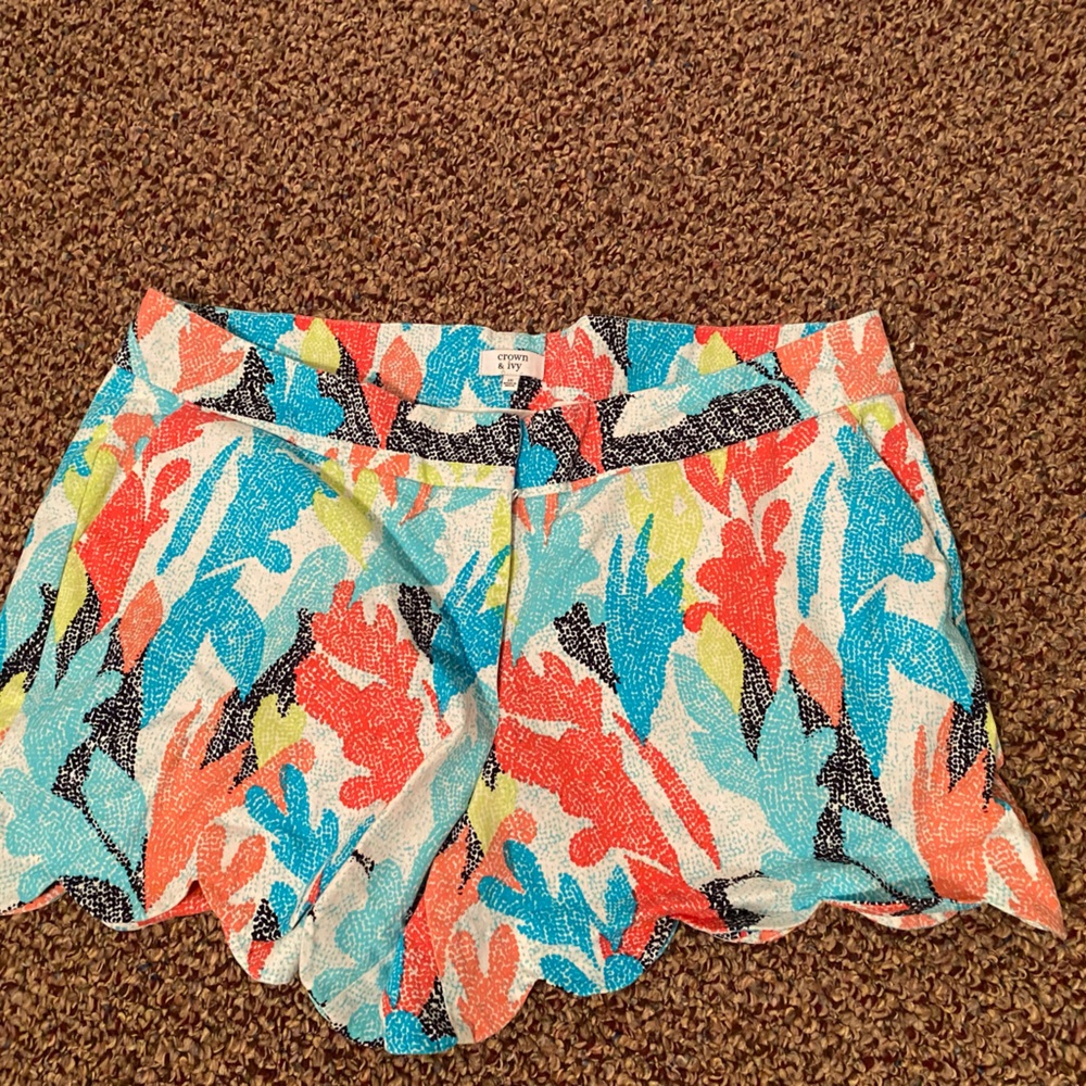 Ladies Crown & Ivy size 16 shorts